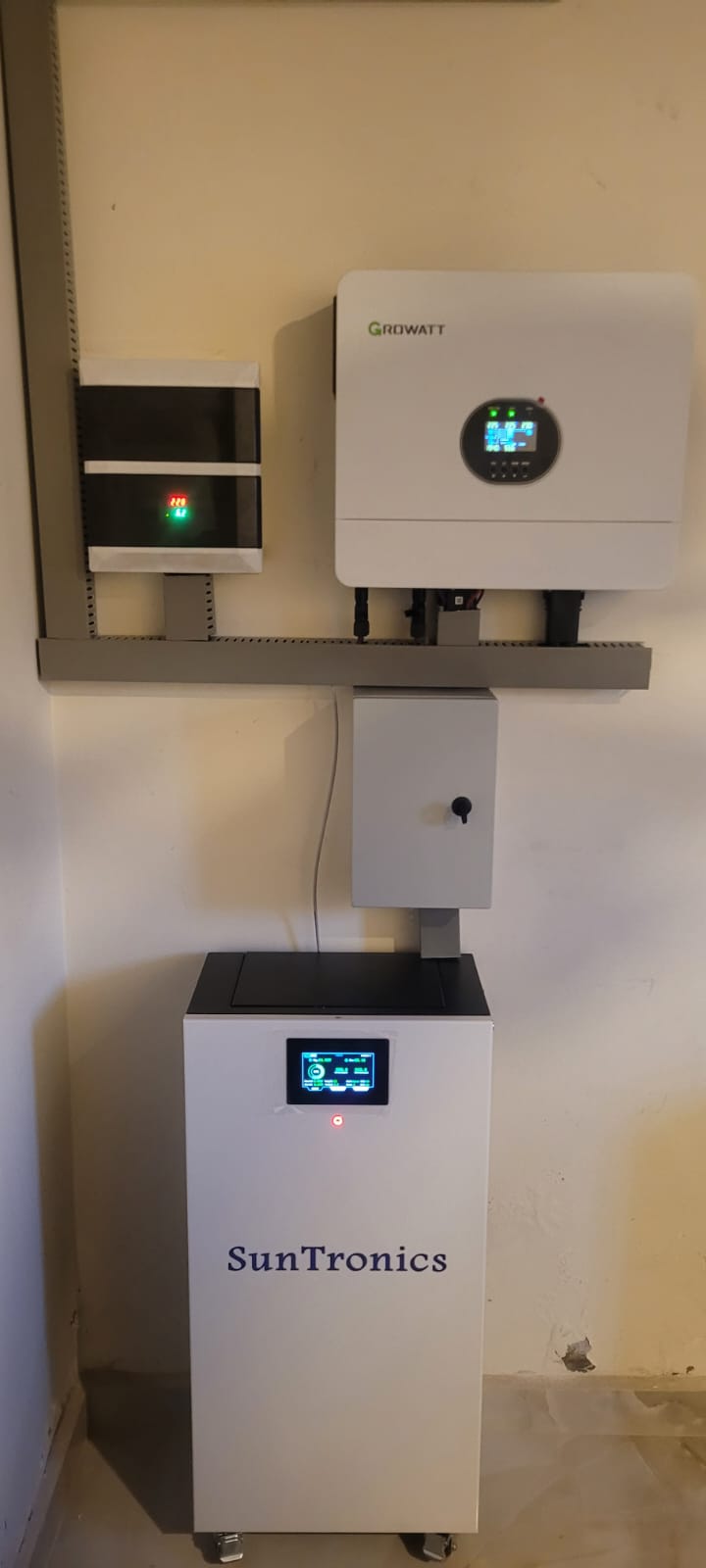 Suntronics flagship battery
